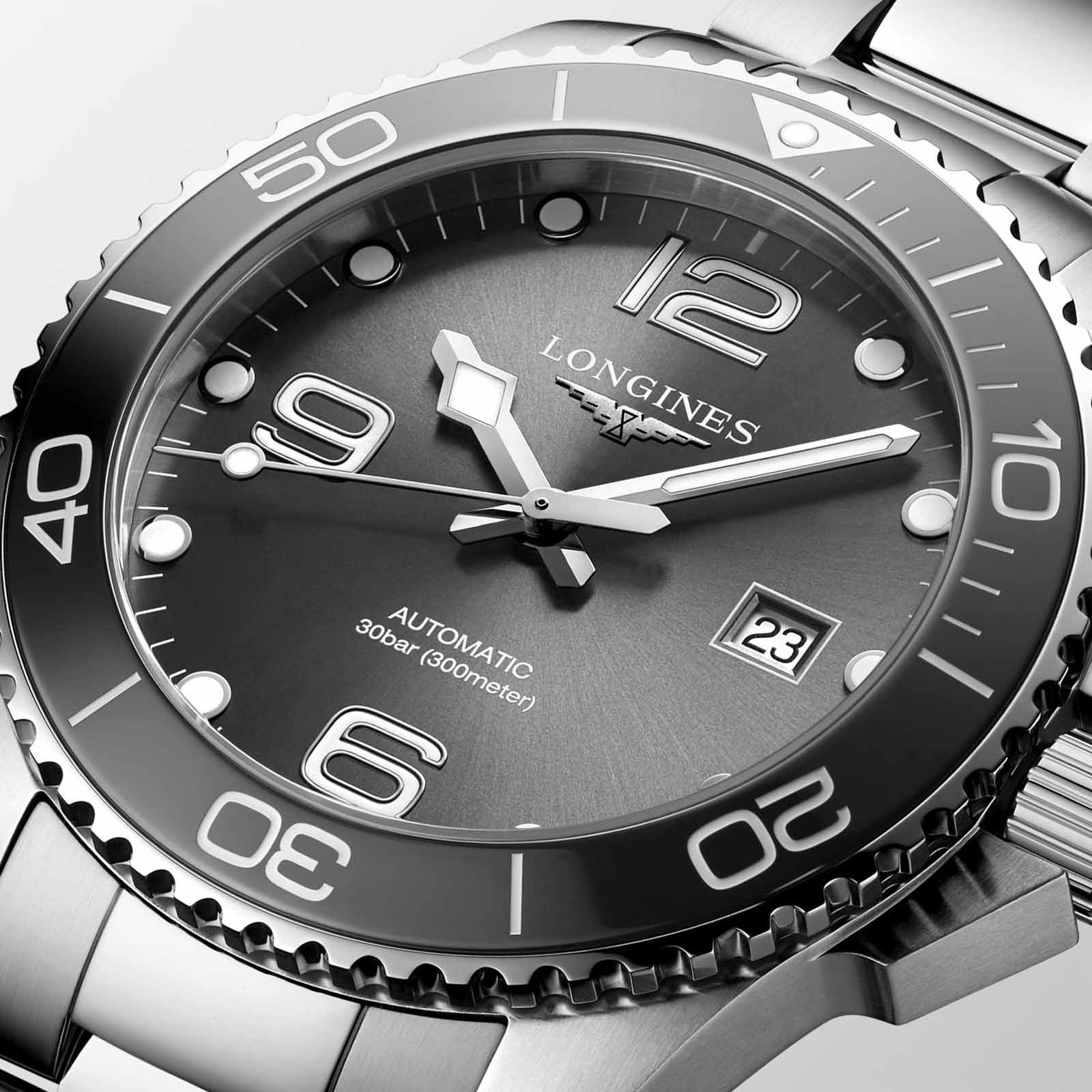 Longines Longines HydroConquest L3.782.4.76.6  — детали корпуса и нержавеющая сталь